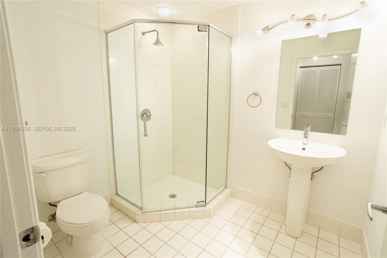 601 NE 36th St, Unit 812, Miami, FL 33137 Photo