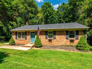 206 Simsbury Lane, Forest, VA 24551