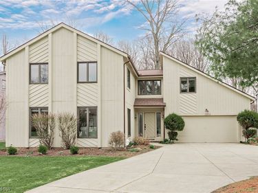 3999 Orangewood Drive, Orange, OH 44122