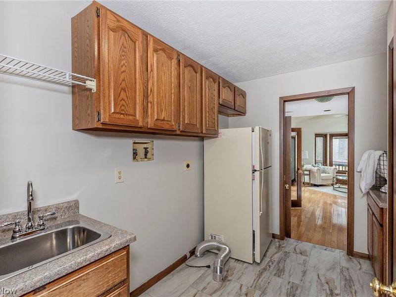 3999 Orangewood Drive, Orange, OH 44122 Photo 26