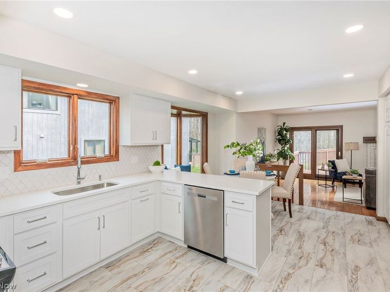 3999 Orangewood Drive, Orange, OH 44122 Photo 8