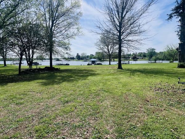 110 Walnut Drive , Hendersonville, TN 37075