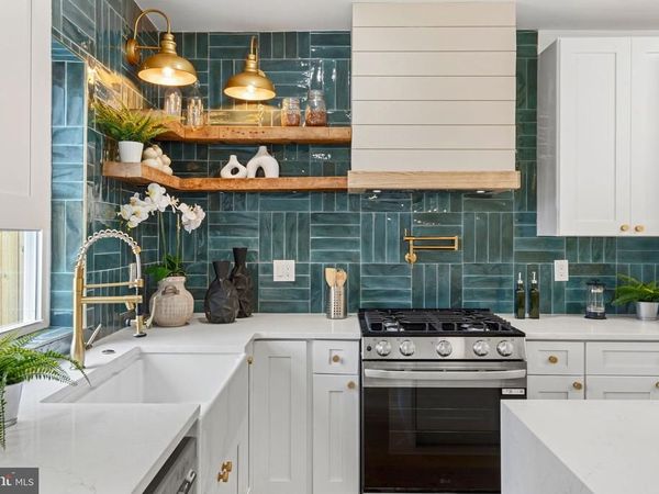 1530 N LAWRENCE STREET, PHILADELPHIA, PA 19122