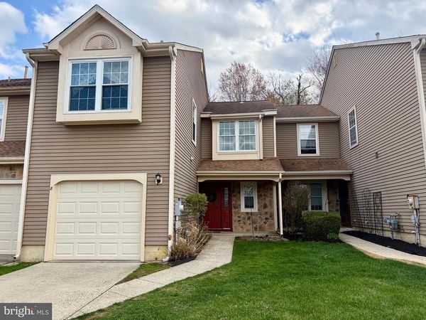 8 MINIVER COURT , MOUNT LAUREL, NJ 08054
