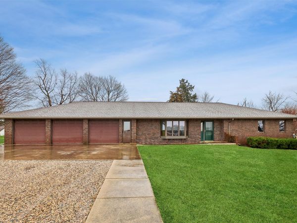 901 Bell Street, IA 50050