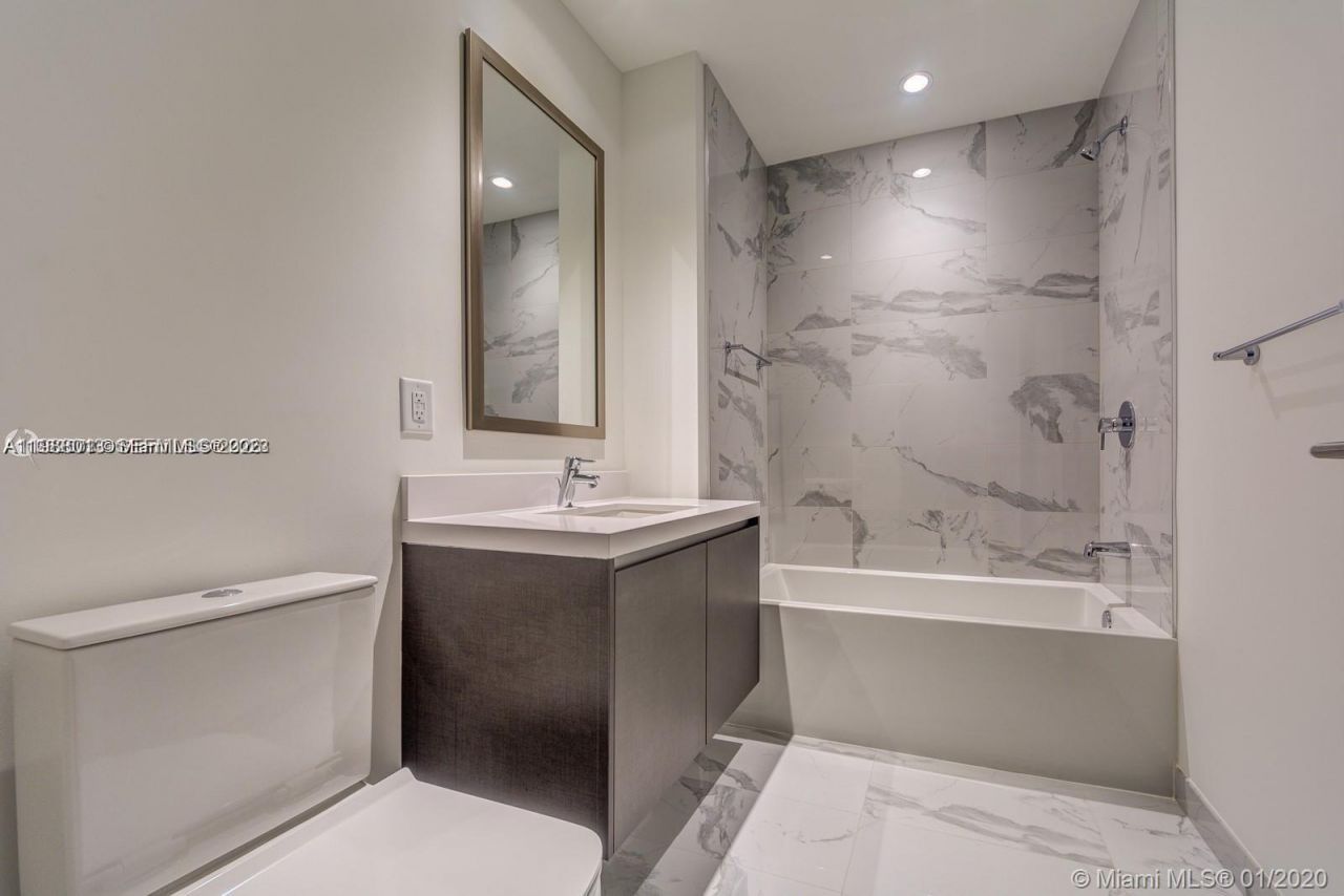 851 NE 1st Ave, Unit 4007, Miami, FL 33132 Photo