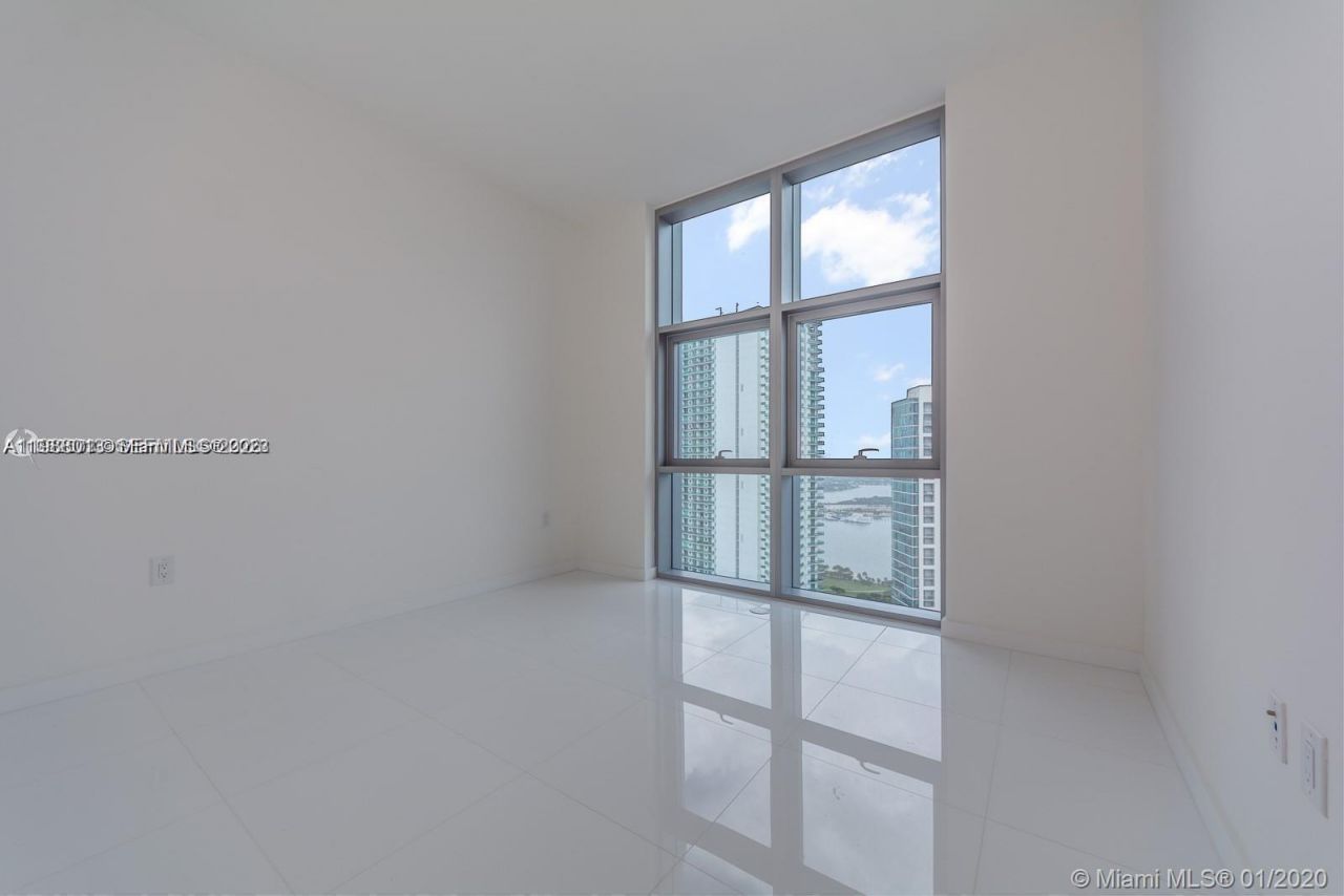 851 NE 1st Ave, Unit 4007, Miami, FL 33132 Photo