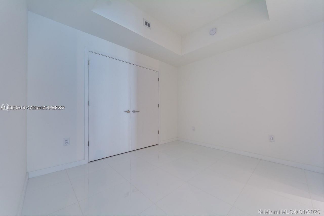 851 NE 1st Ave, Unit 4007, Miami, FL 33132 Photo
