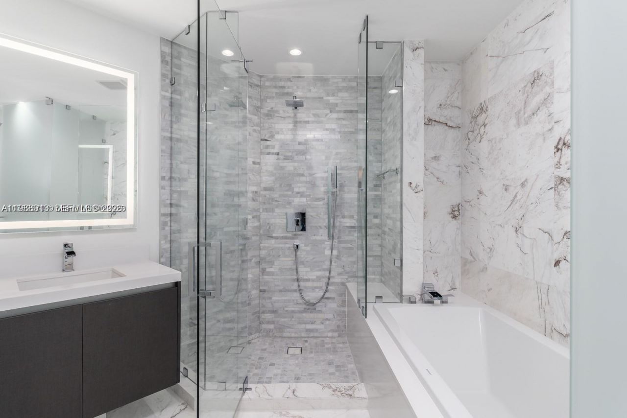 851 NE 1st Ave, Unit 4007, Miami, FL 33132 Photo