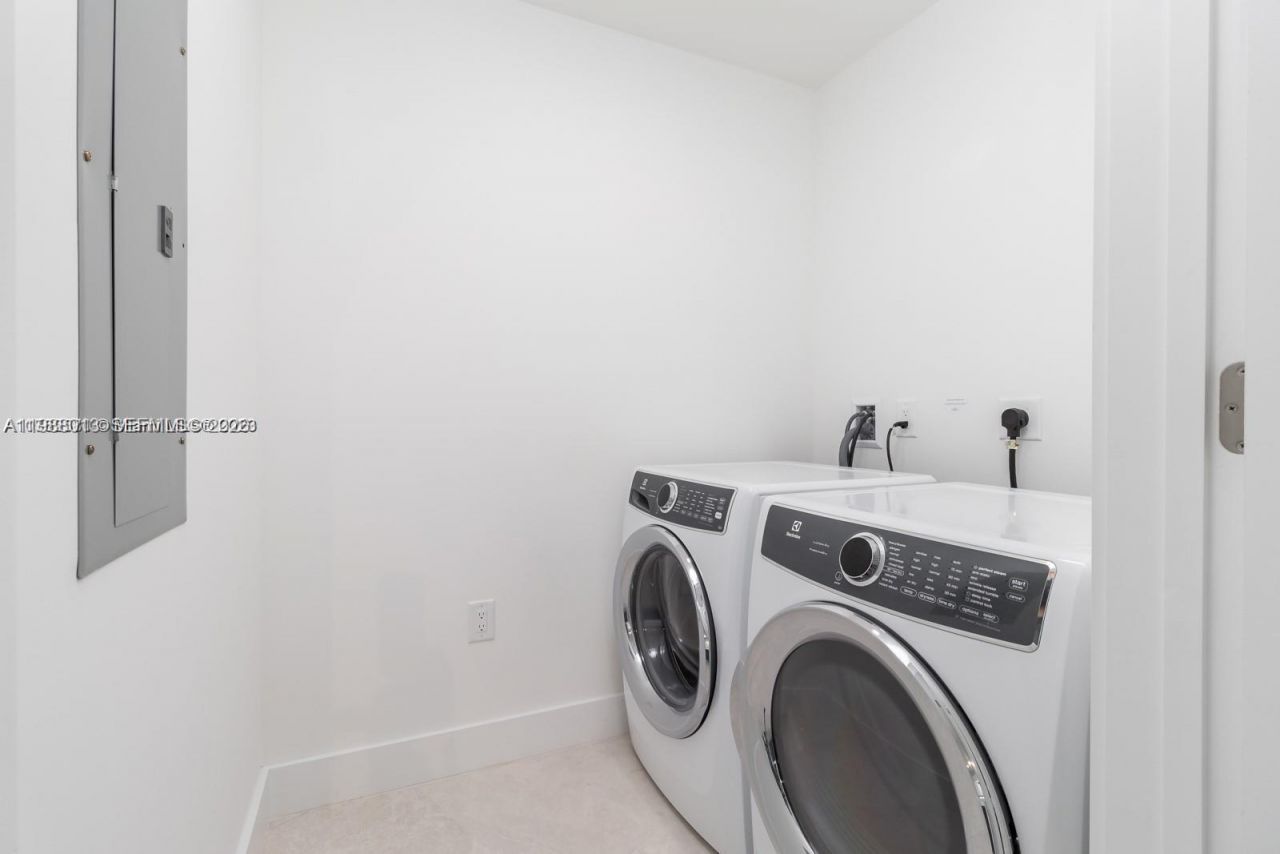 851 NE 1st Ave, Unit 4007, Miami, FL 33132 Photo