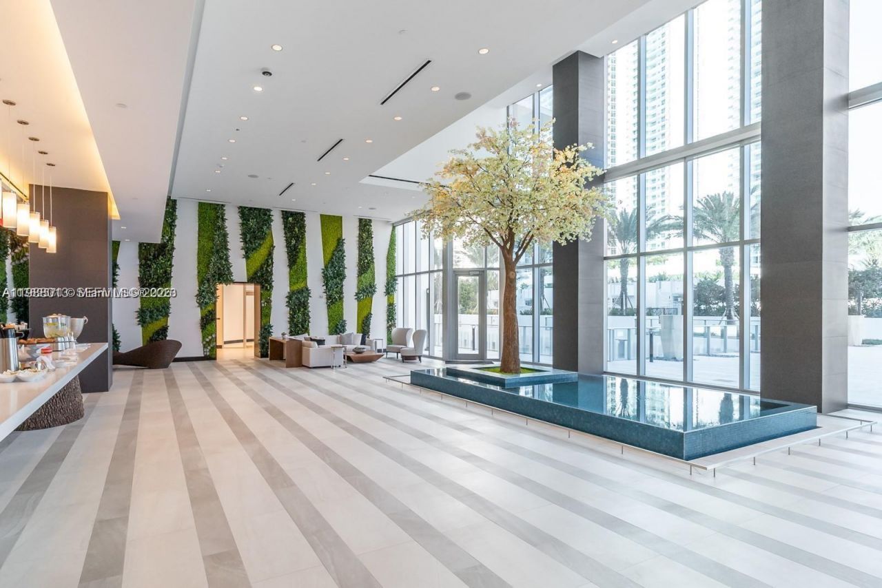 851 NE 1st Ave, Unit 4007, Miami, FL 33132 Photo