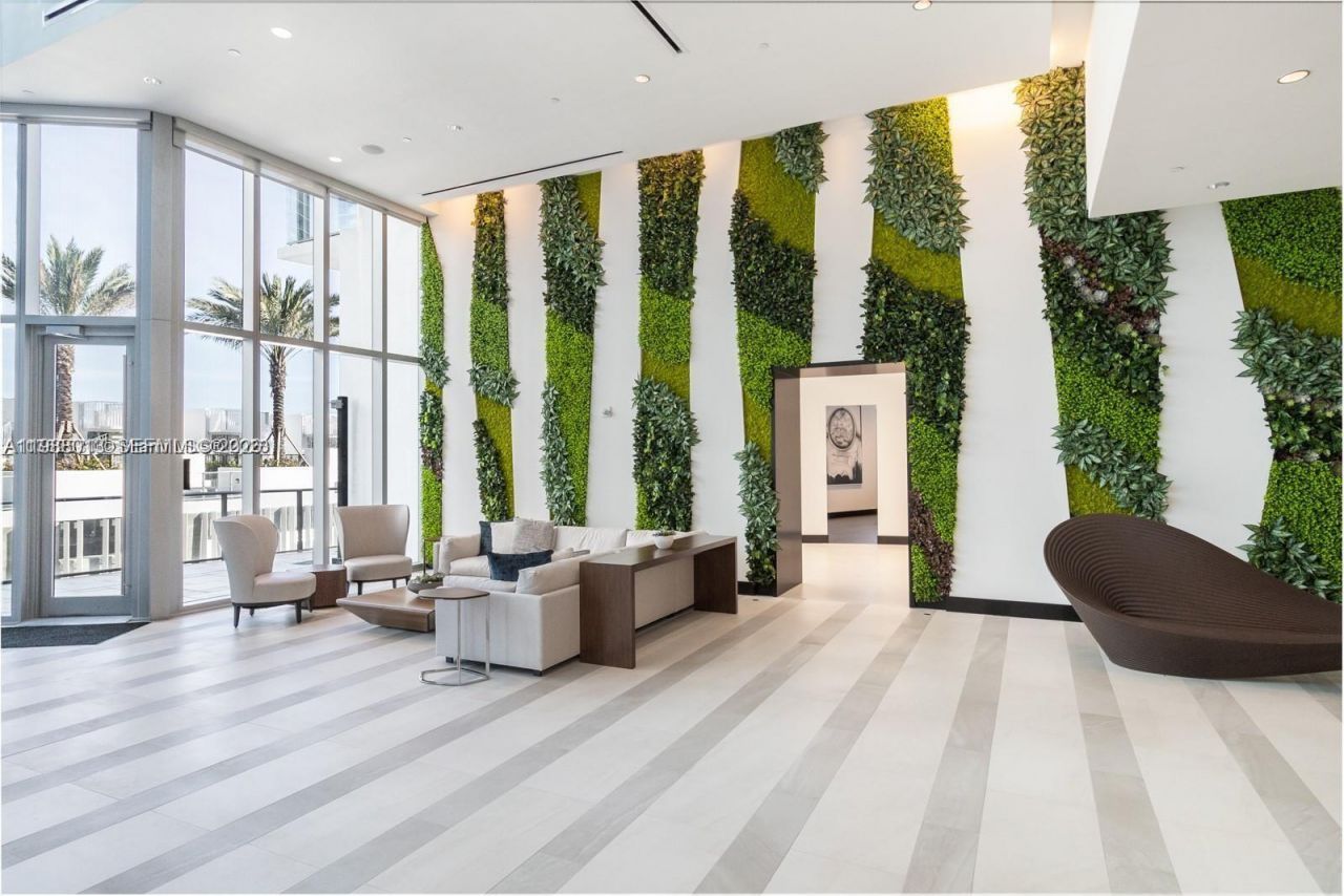 851 NE 1st Ave, Unit 4007, Miami, FL 33132 Photo