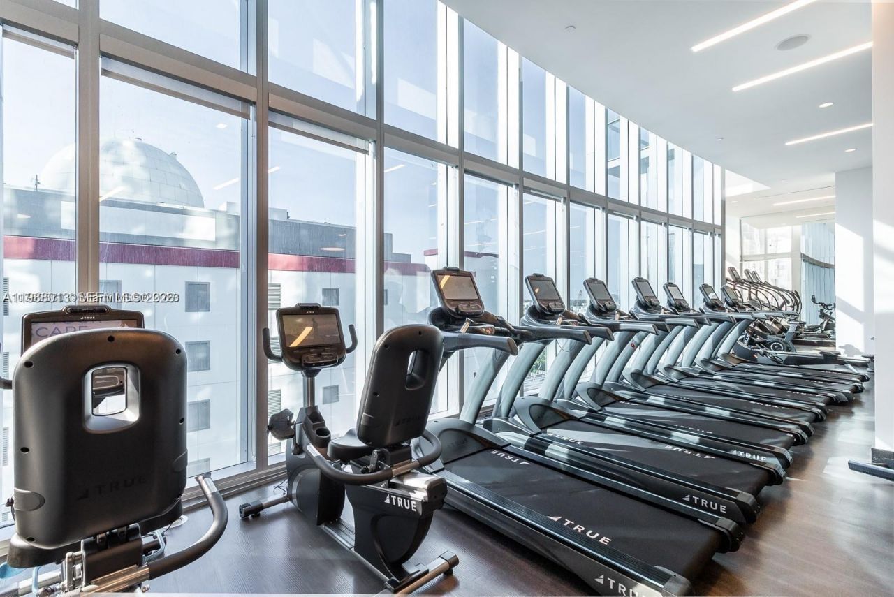 851 NE 1st Ave, Unit 4007, Miami, FL 33132 Photo