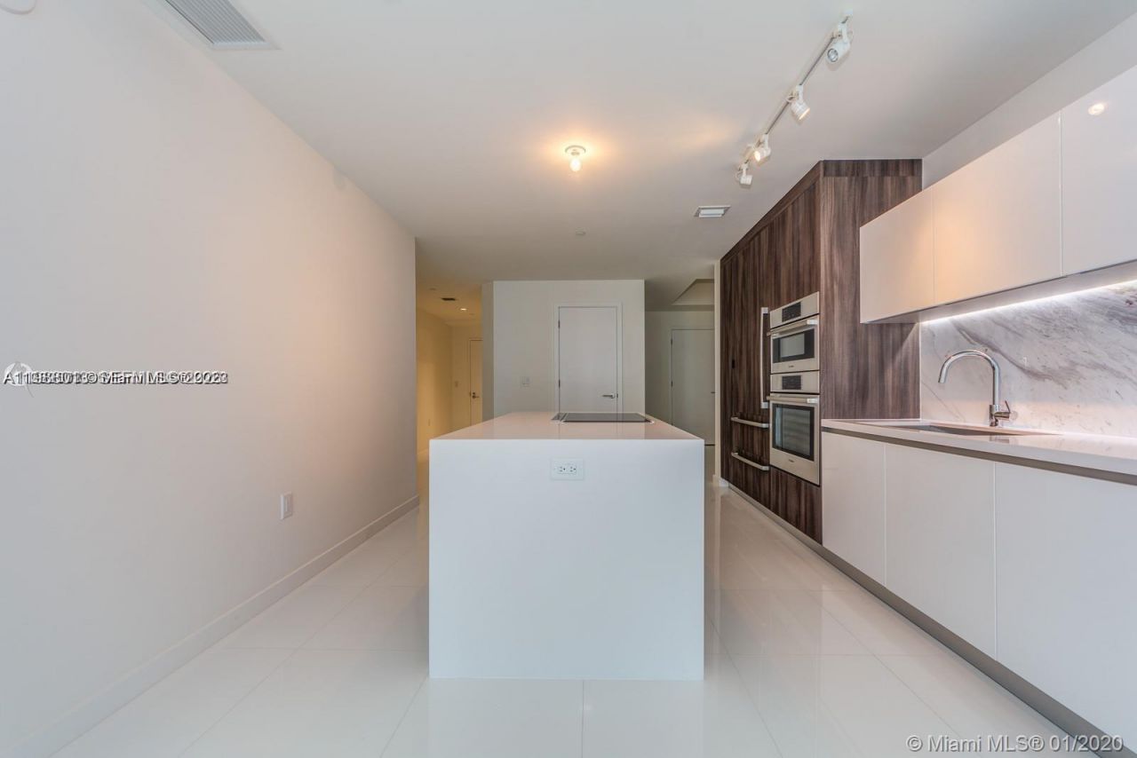 851 NE 1st Ave, Unit 4007, Miami, FL 33132 Photo