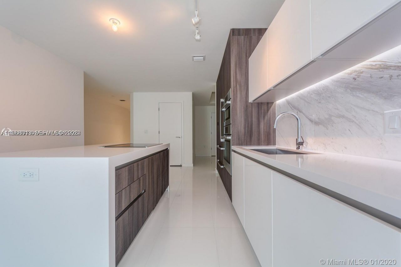 851 NE 1st Ave, Unit 4007, Miami, FL 33132 Photo