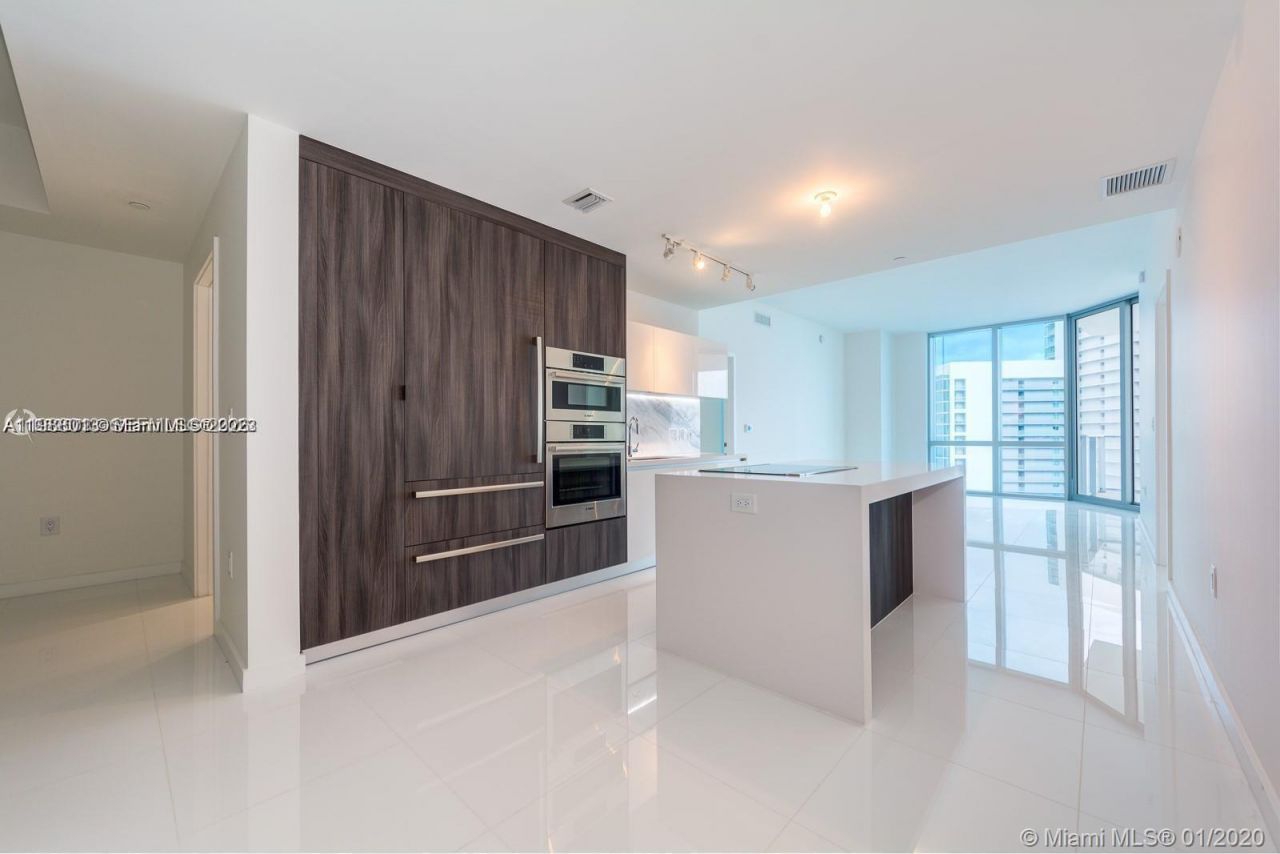 851 NE 1st Ave, Unit 4007, Miami, FL 33132 Photo