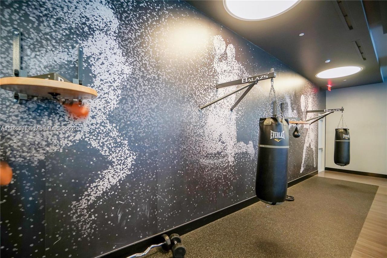 851 NE 1st Ave, Unit 4007, Miami, FL 33132 Photo