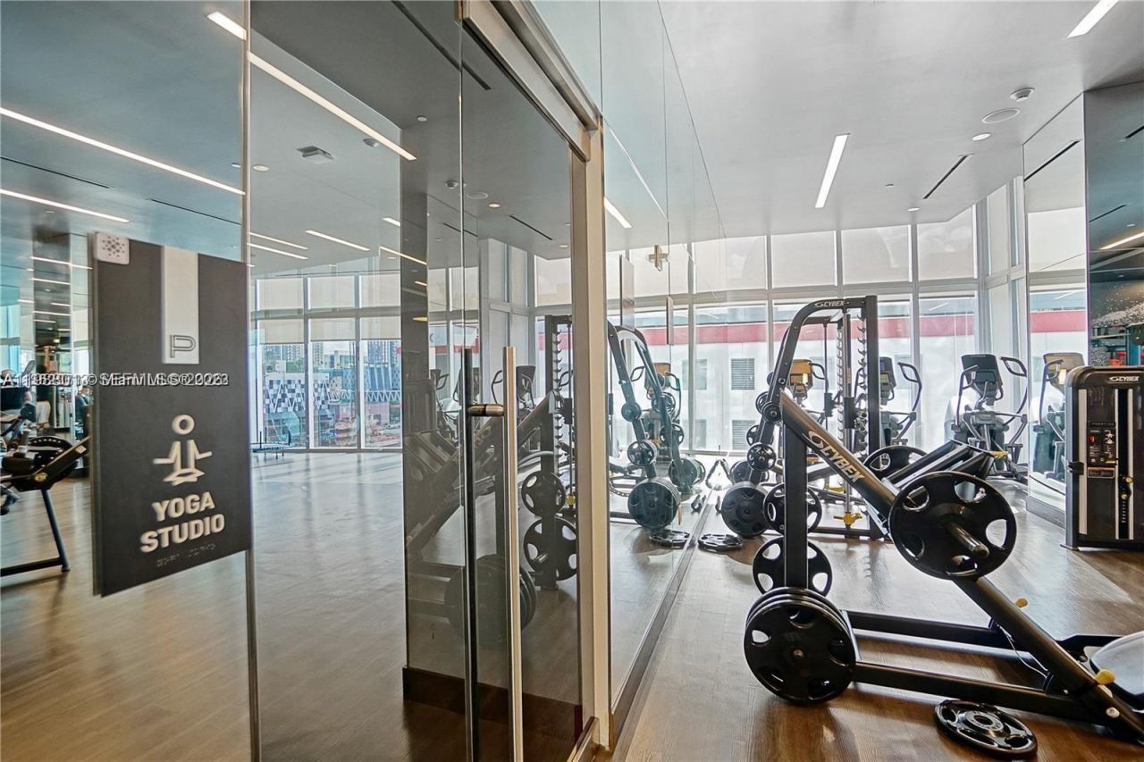 851 NE 1st Ave, Unit 4007, Miami, FL 33132 Photo