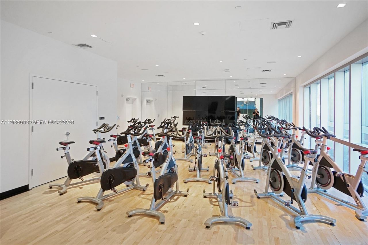 851 NE 1st Ave, Unit 4007, Miami, FL 33132 Photo