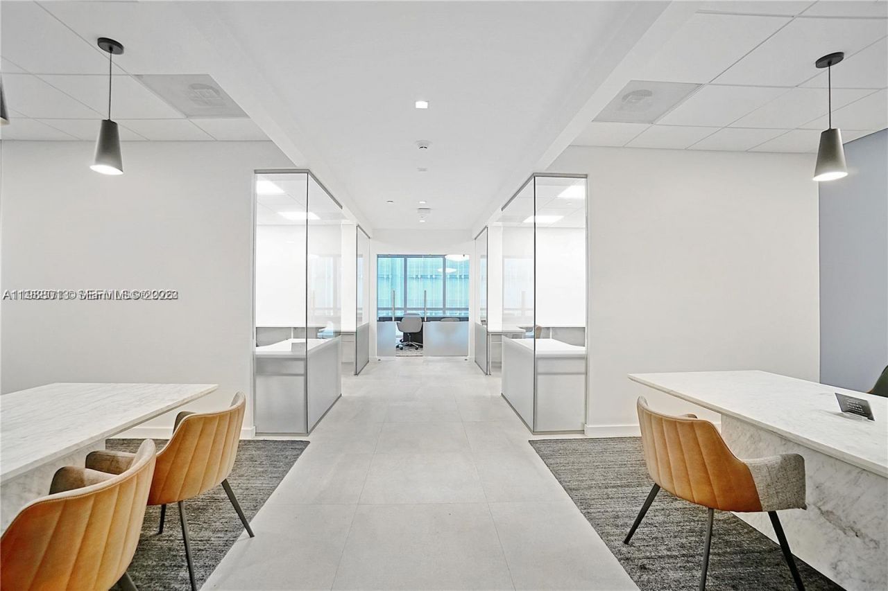 851 NE 1st Ave, Unit 4007, Miami, FL 33132 Photo