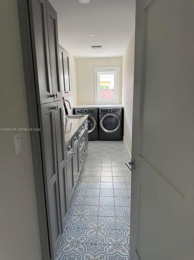 55 N Sewalls Point Rd , Sewalls Point, FL 34996 Photo