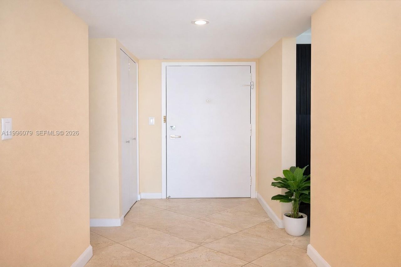 2851 NE 183rd St , Unit 906E, Aventura, FL 33160 Photo