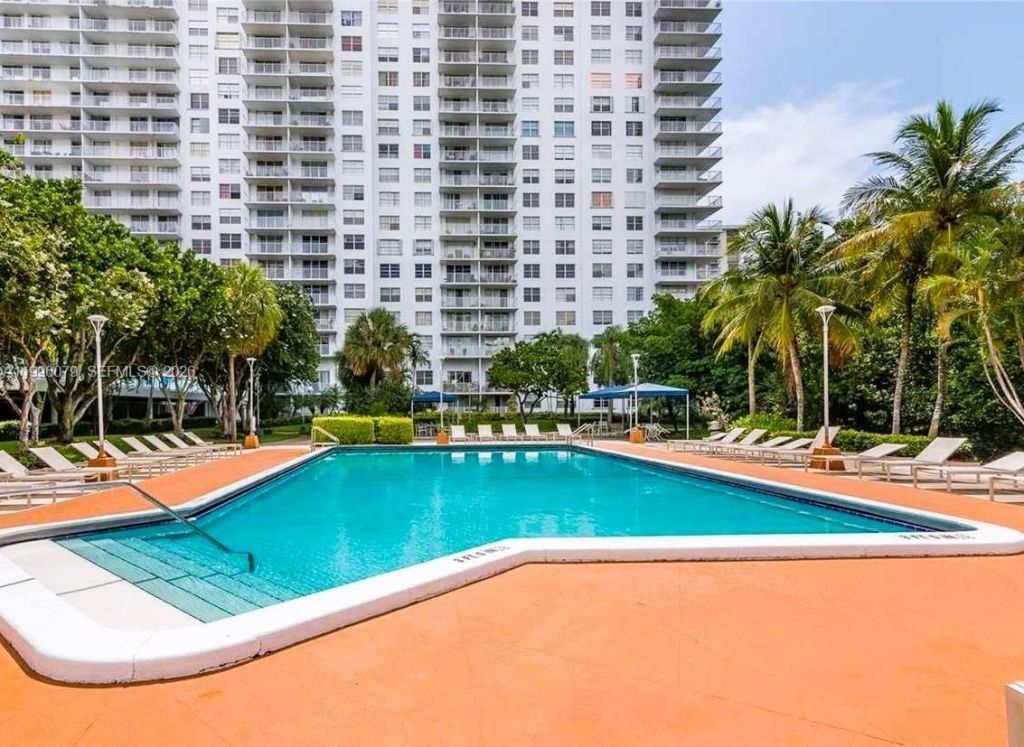 2851 NE 183rd St, Unit 906E, Aventura, FL 33160 Photo