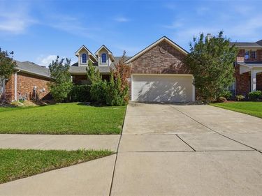 2421 Priscella Drive, Fort Worth, TX 76131