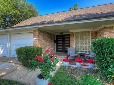 8415 Gladwood Lane, Dallas, TX 75243