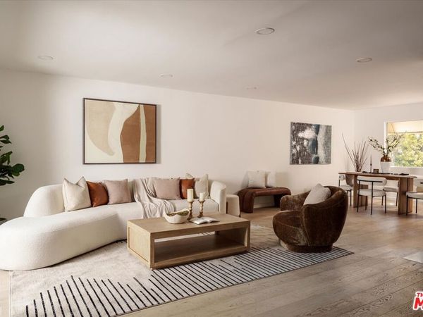 9761 Via Pavia, Burbank, CA 91504