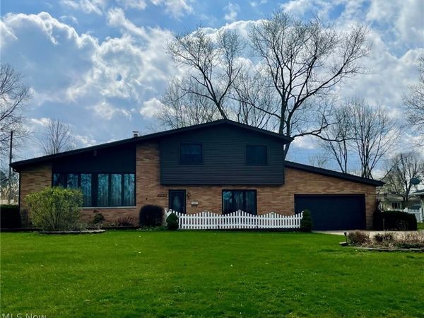 37518 Arlington Drive, Willoughby, OH 44094