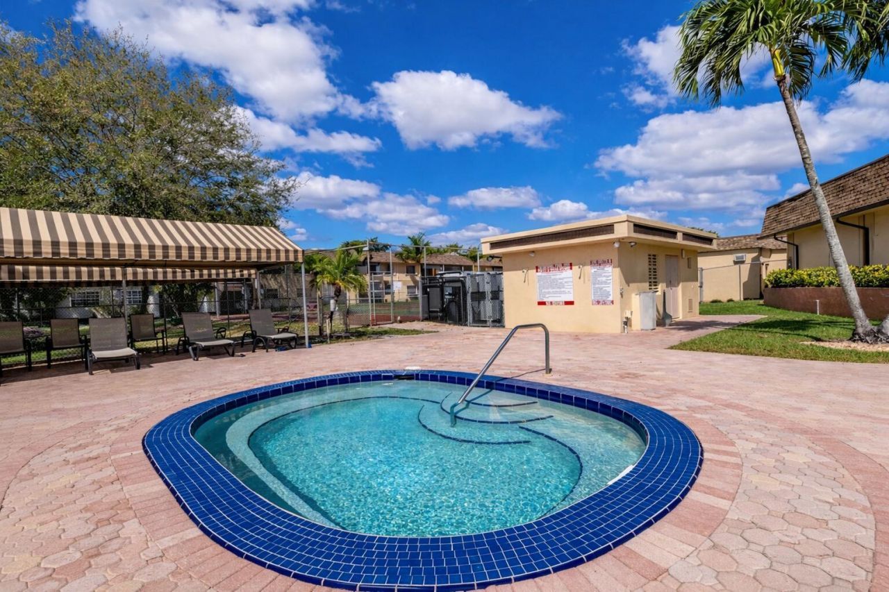 300 Berkley Road, Unit 112, Hollywood, FL 33024 Photo