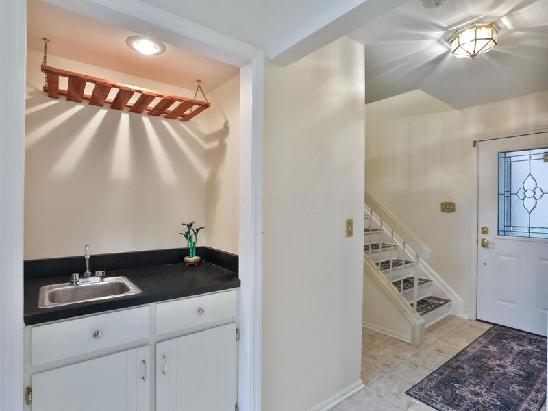 2095 Willowick Drive, Unit C, Columbus, OH 43229 Photo 12
