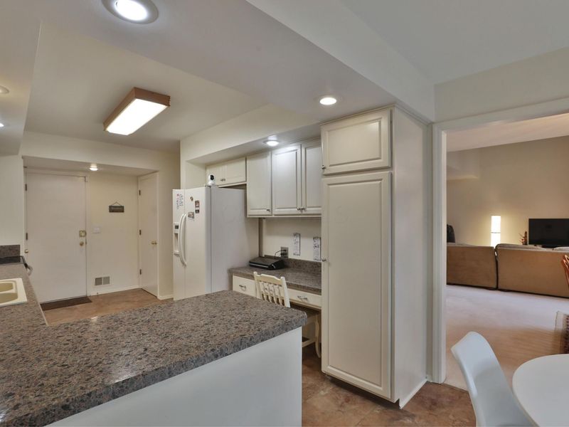 2095 Willowick Drive, Unit C, Columbus, OH 43229 Photo 16