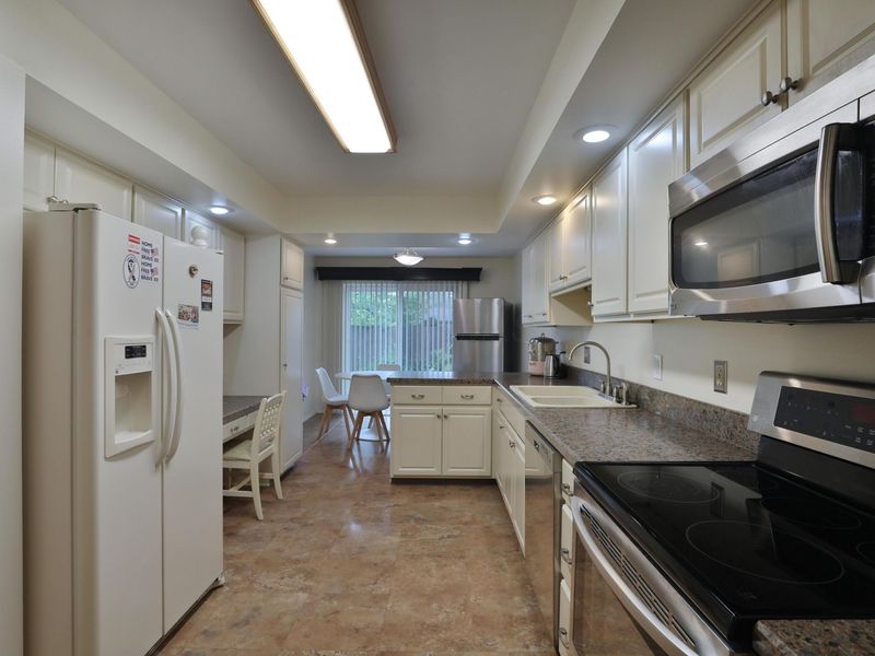 2095 Willowick Drive, Unit C, Columbus, OH 43229 Photo 20