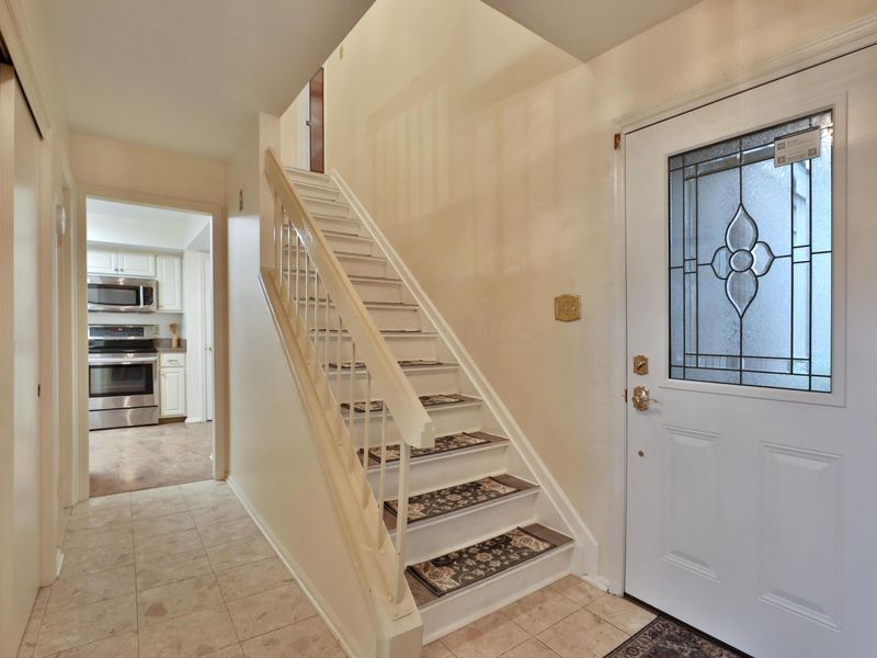 2095 Willowick Drive, Unit C, Columbus, OH 43229 Photo 3