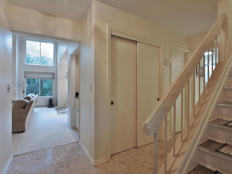 2095 Willowick Drive, Unit C, Columbus, OH 43229 Photo 4