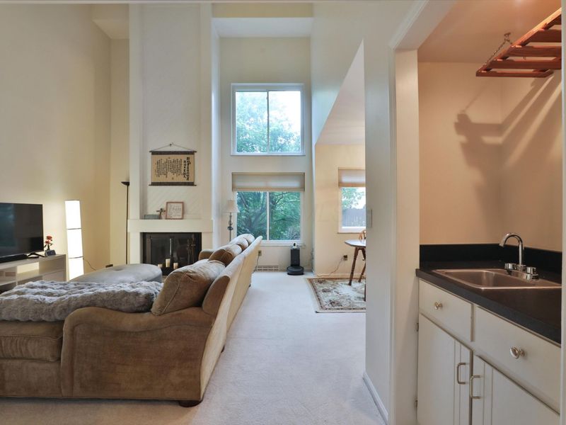 2095 Willowick Drive, Unit C, Columbus, OH 43229 Photo 5