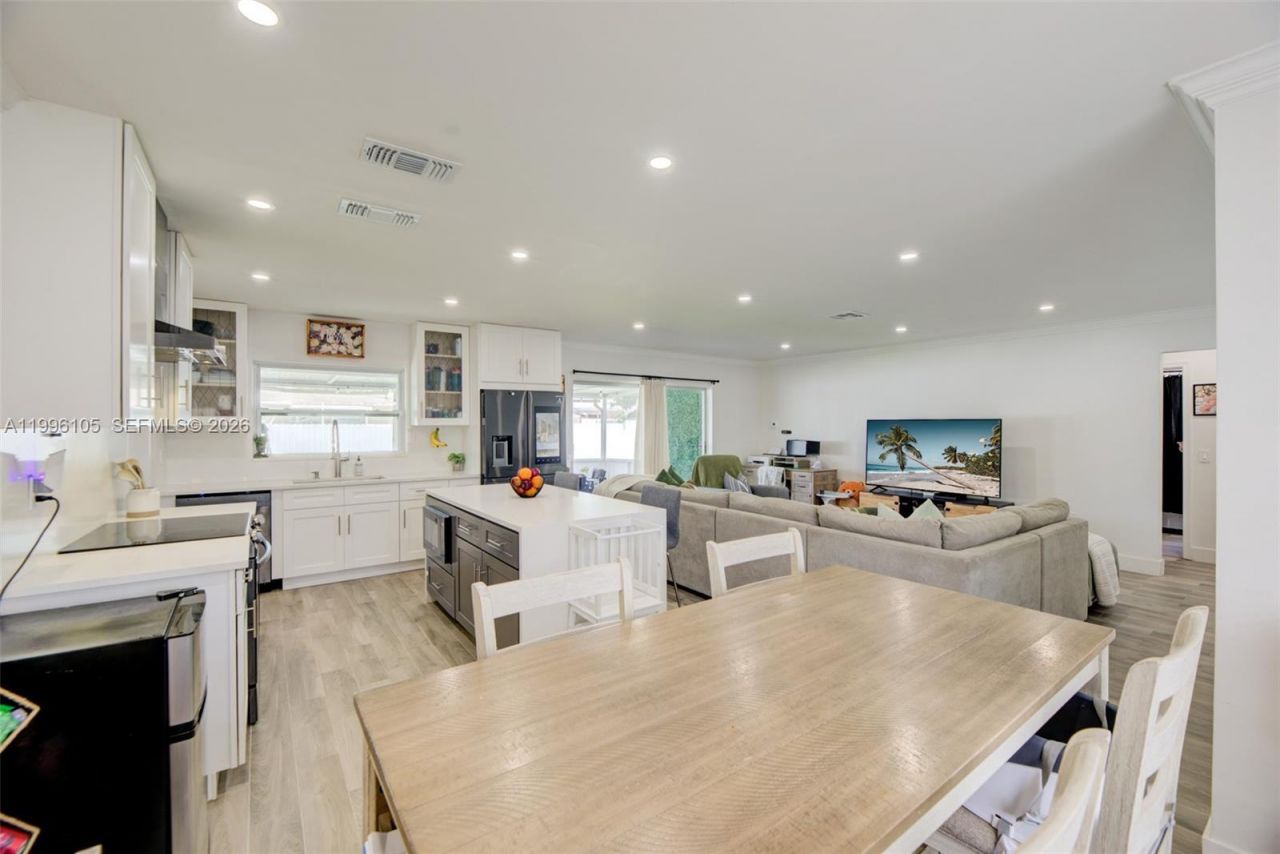 8461 NW 16th St, Unit 8461, Pembroke Pines, FL 33024 Photo