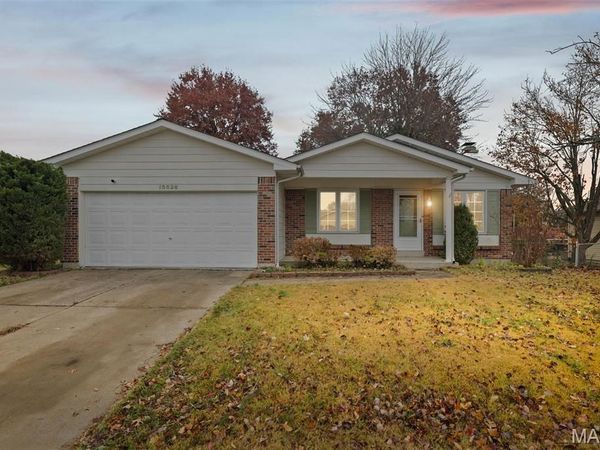 15626 94th Avenue , Florissant, MO 63034
