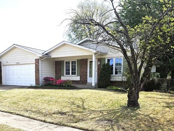 15626 94th Avenue , Florissant, MO 63034