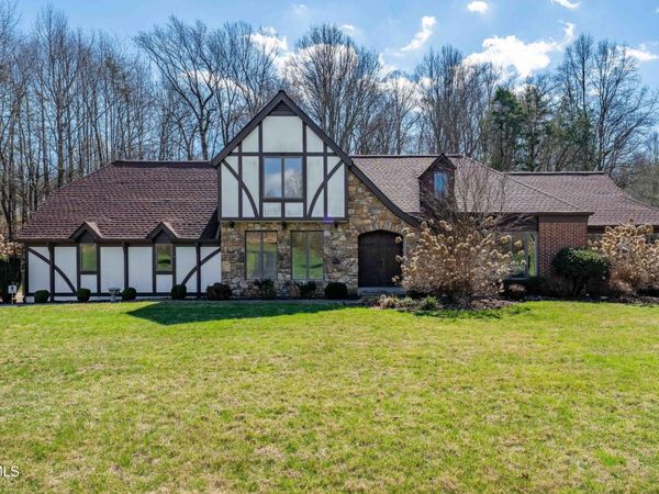 746 Quail Hollow Drive, Elizabethton, TN 37643