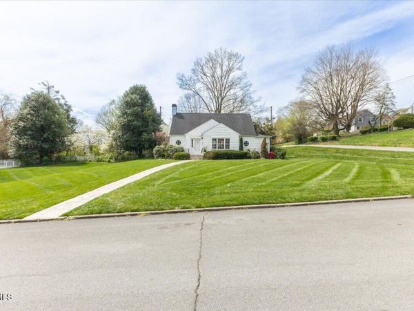 219 East Gilmer Park, Johnson City, TN 37604