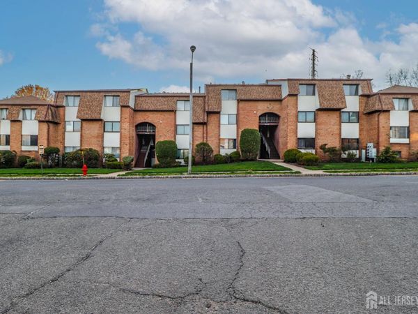 107 Edison Glen Terrace, Edison, NJ 08837