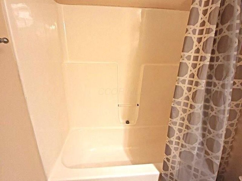 713 Michael View Court, Unit 86, Columbus, OH 43085 Photo 14