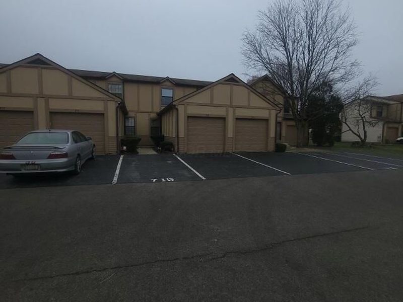 713 Michael View Court, Unit 86, Columbus, OH 43085 Photo 2