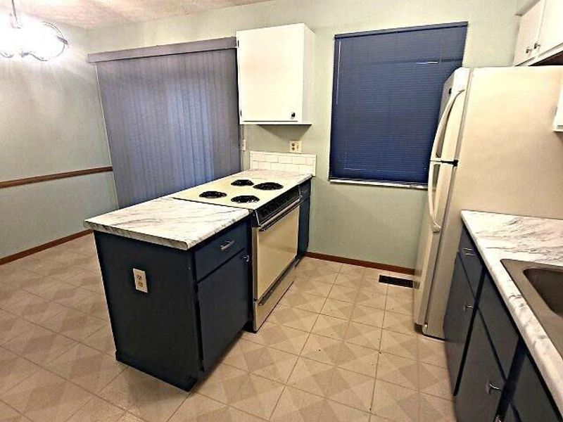 713 Michael View Court, Unit 86, Columbus, OH 43085 Photo 8