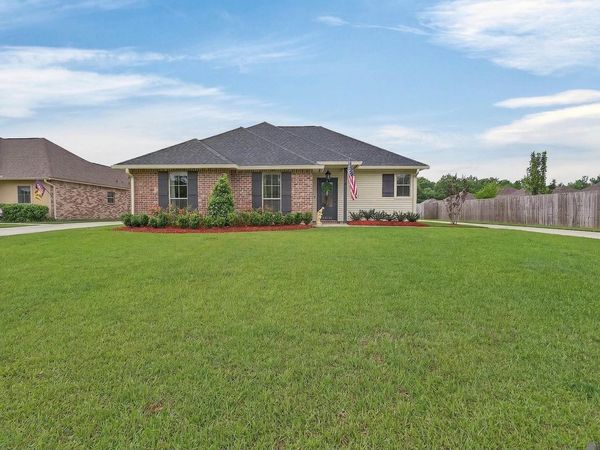 38513 East Court, Prairieville, LA 70769