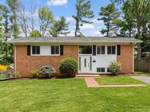 924 WASHINGTON AVE, WAYNESBORO, VA 22980