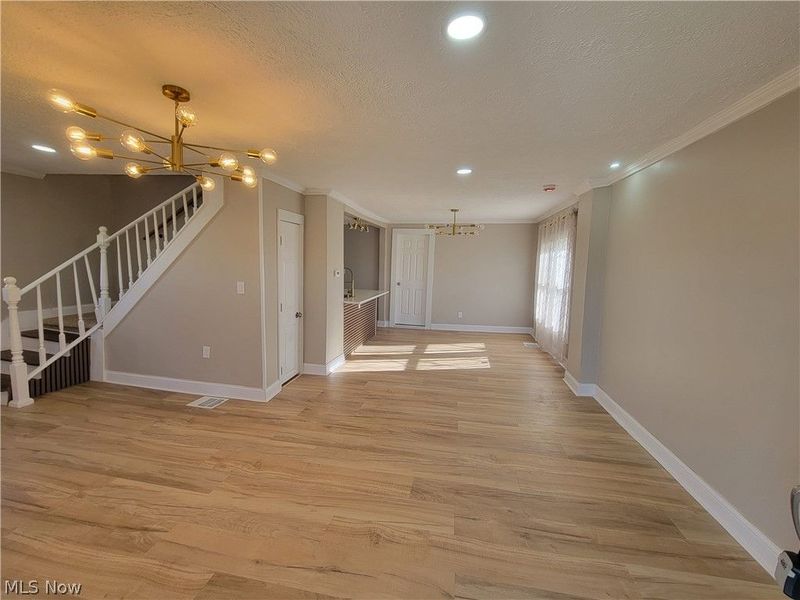 12621 Hirst Avenue, Cleveland, OH 44135 Photo 4